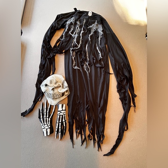 Spirit Halloween Grim Reaper Costume Size Small 8/10 Like New​ - Picture 4 of 6